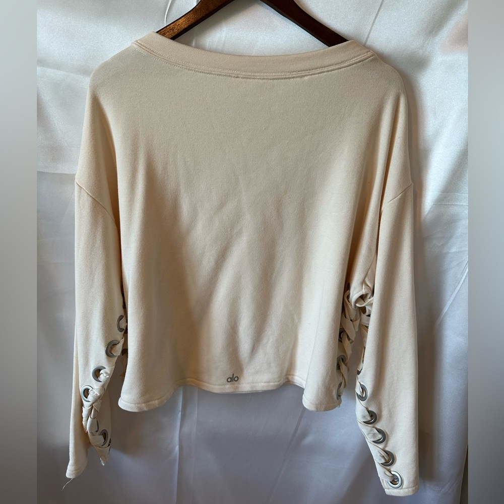 Cropped Sweatshirt - Picture 2 of 3